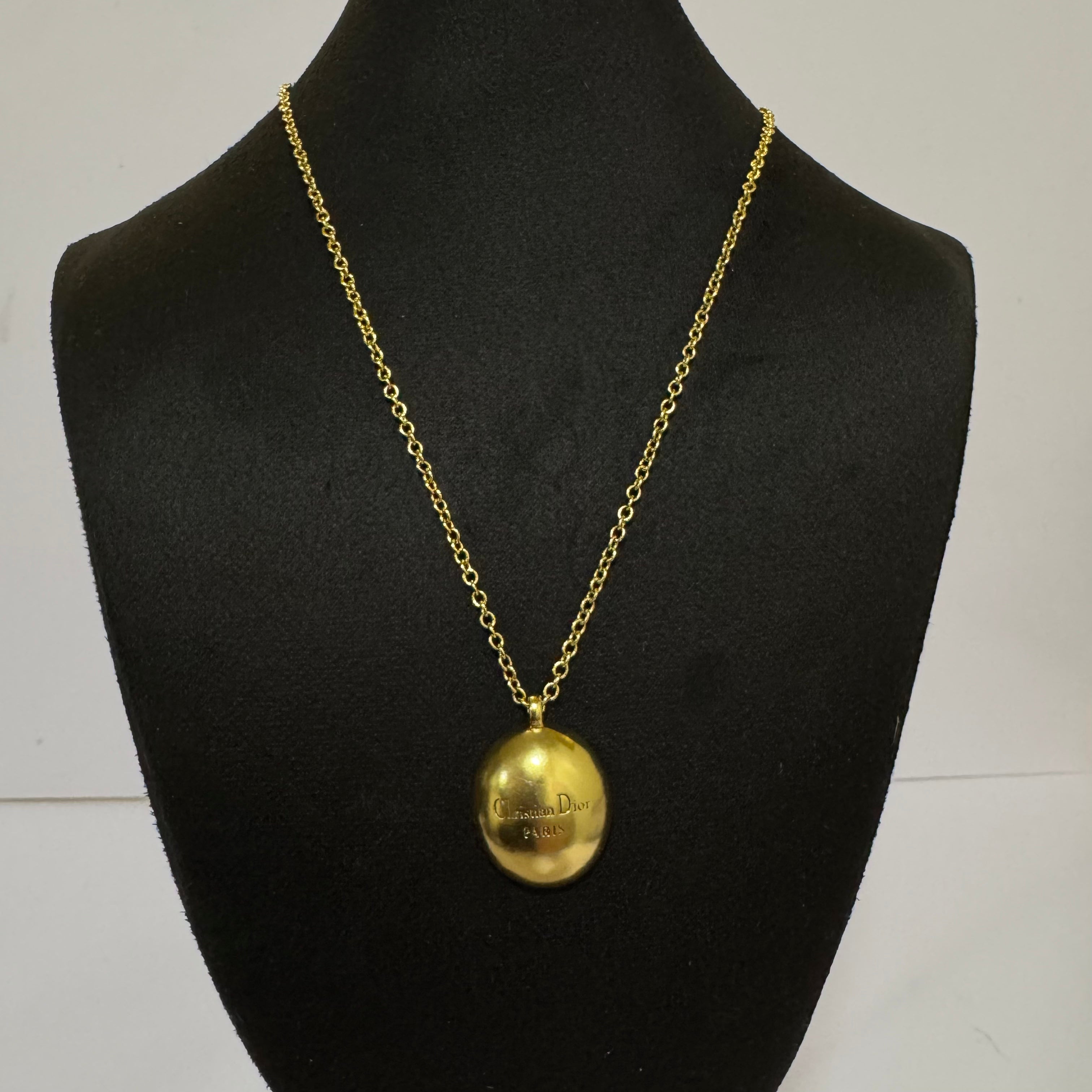 CD VINTAGE STYLE PENDANT NECKLACE