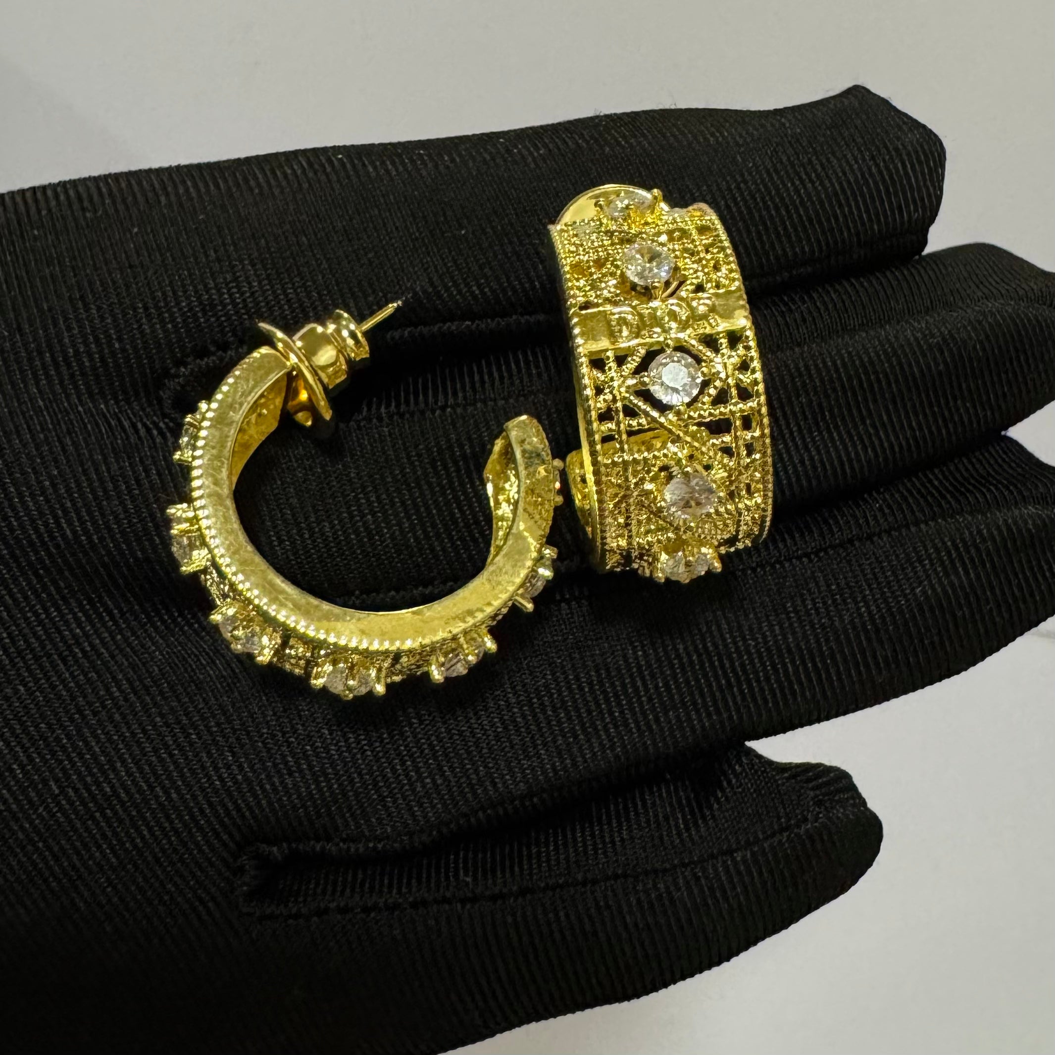 CD MY Di0R SMALL HOOP EARRINGS