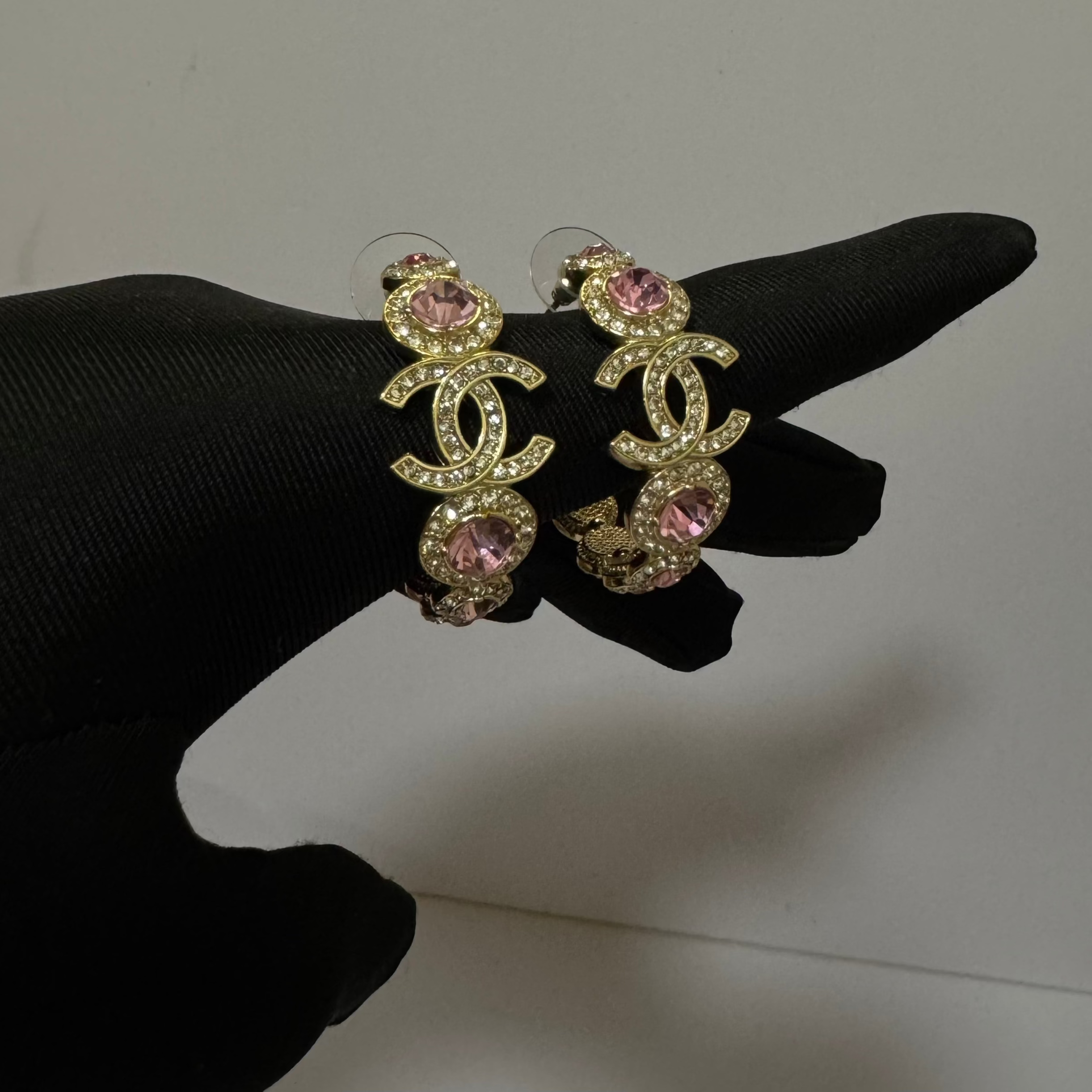 CC GOLD/PINK STONE HOOP EARRINGS
