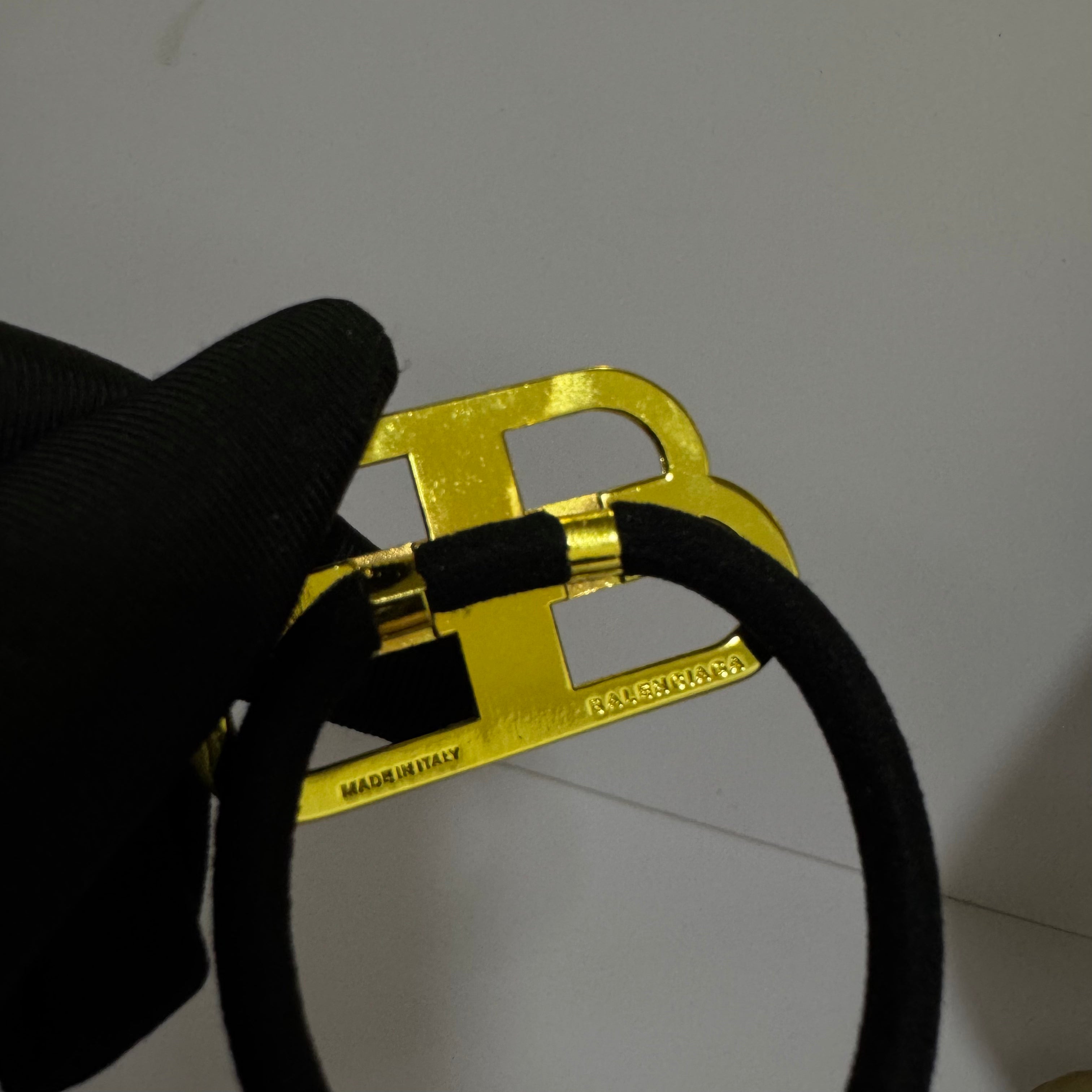 BB GOLD METAL LOGO HAIR SCRUNCHIE