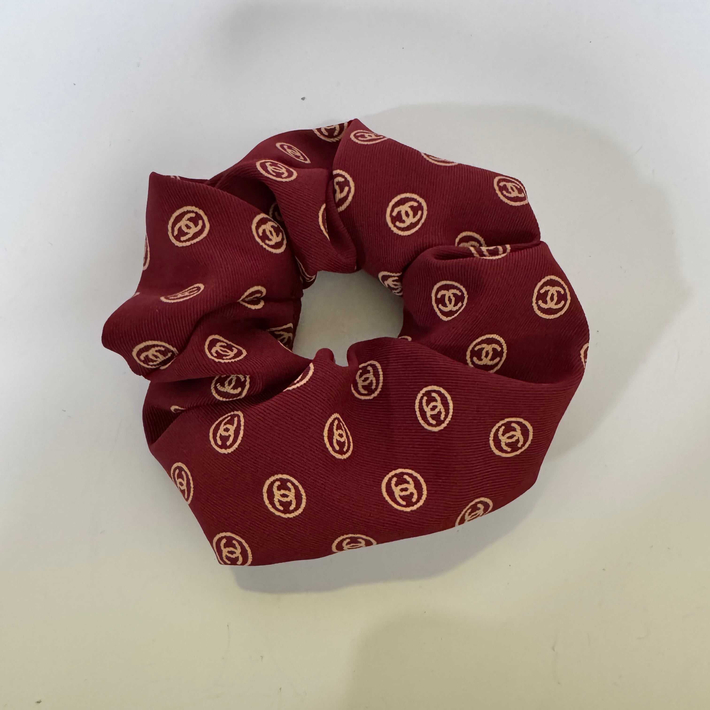 CC DEEP RED/BEIGE HAIR SCRUNCHIE