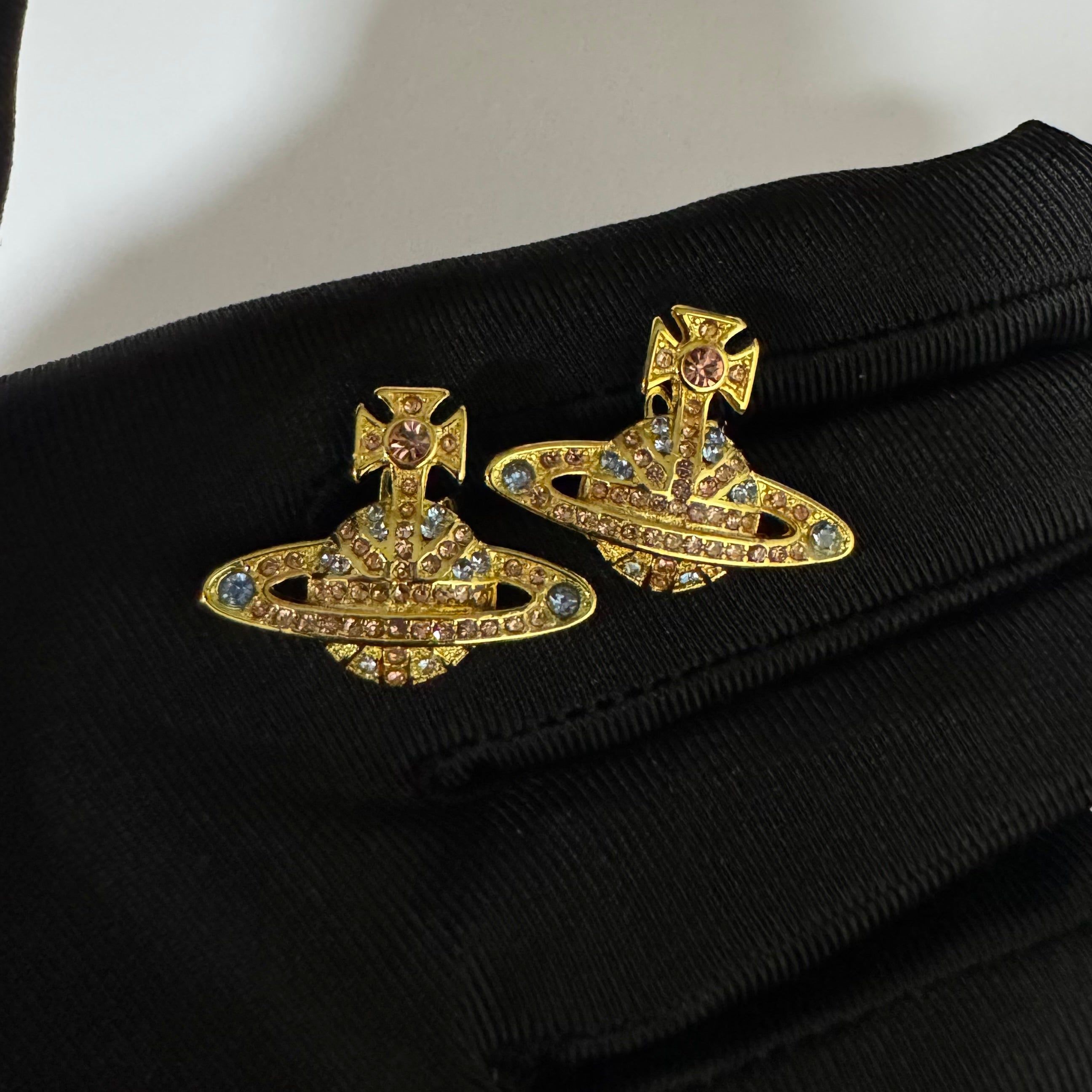 VW PLANET RAINBOW STONES STUDS