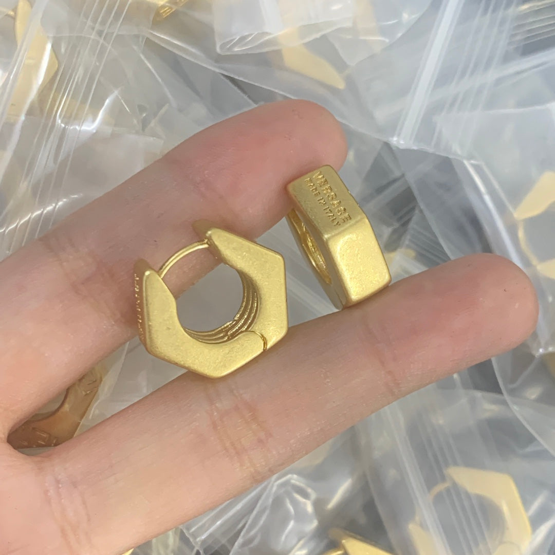 VERSA-CE GREEK KEY HUGGIE HOOPS