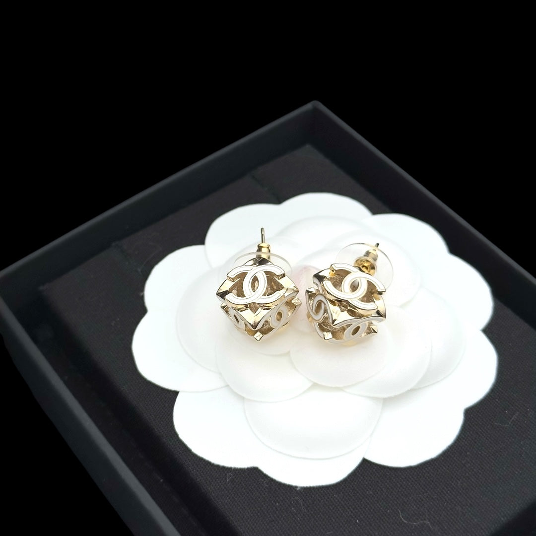 CC CUBE STUD EARRINGS