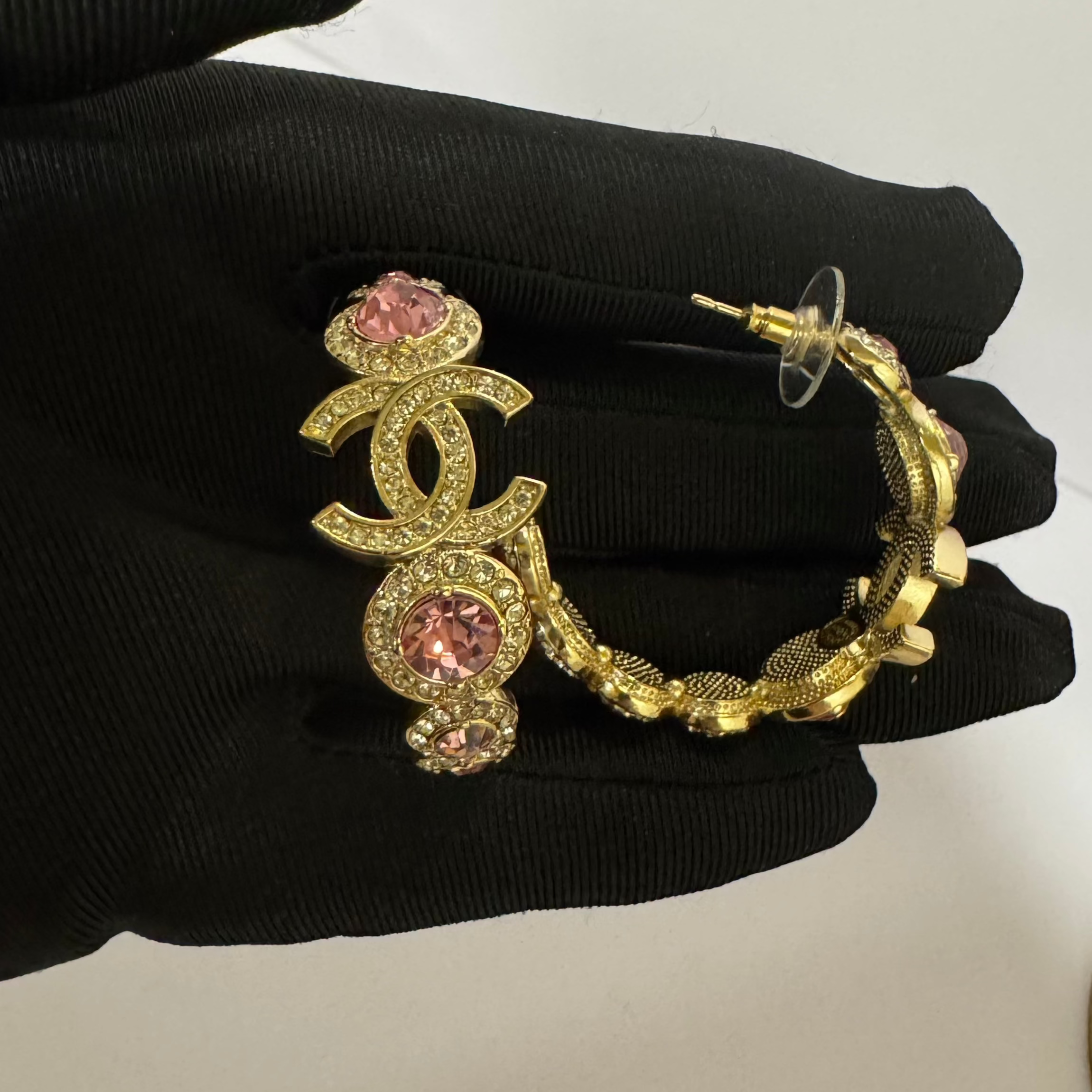 CC GOLD/PINK STONE HOOP EARRINGS
