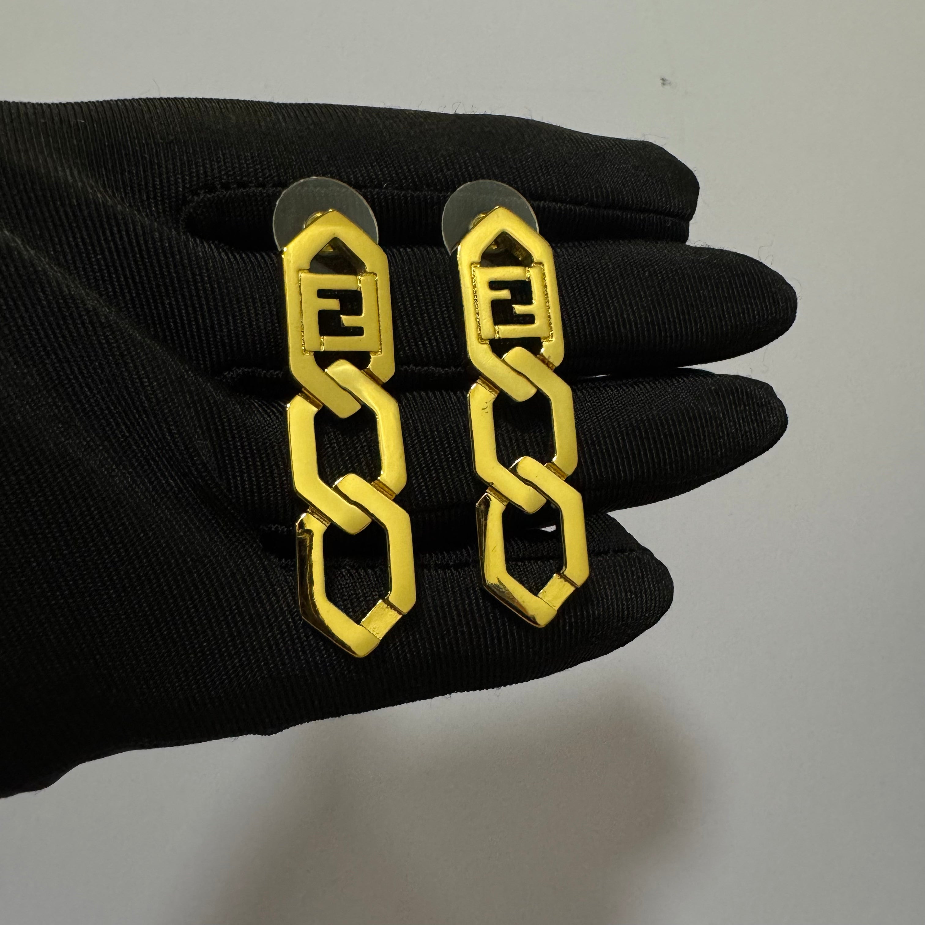 FEN-DI CHAIN DANGLE EARRINGS