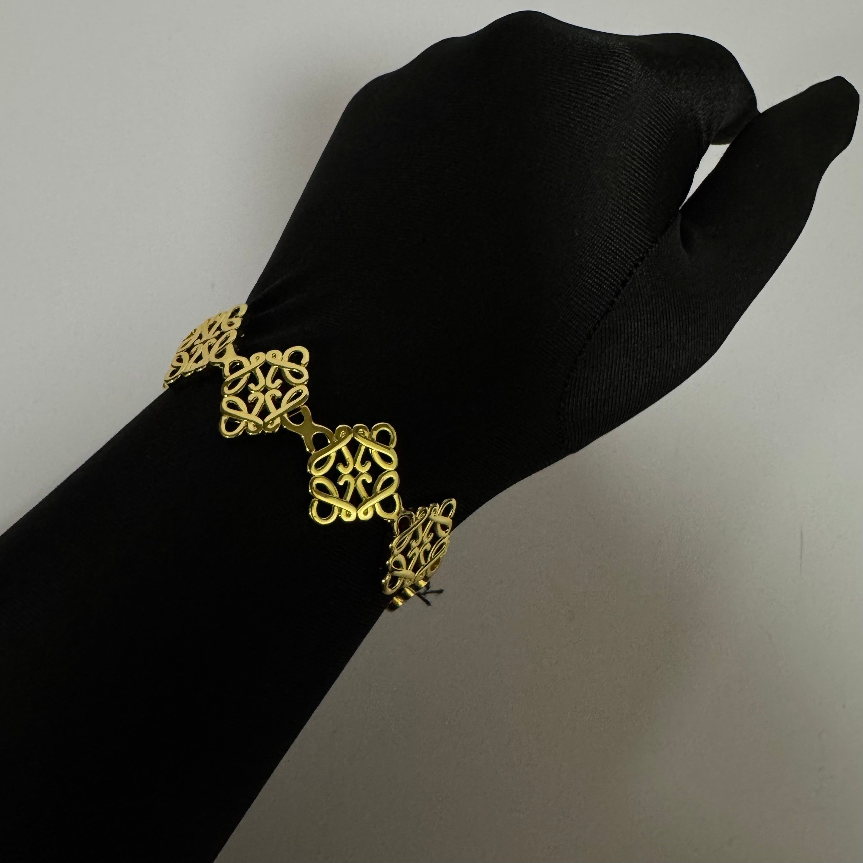 LOE-WE ANAGRAM BANGLE