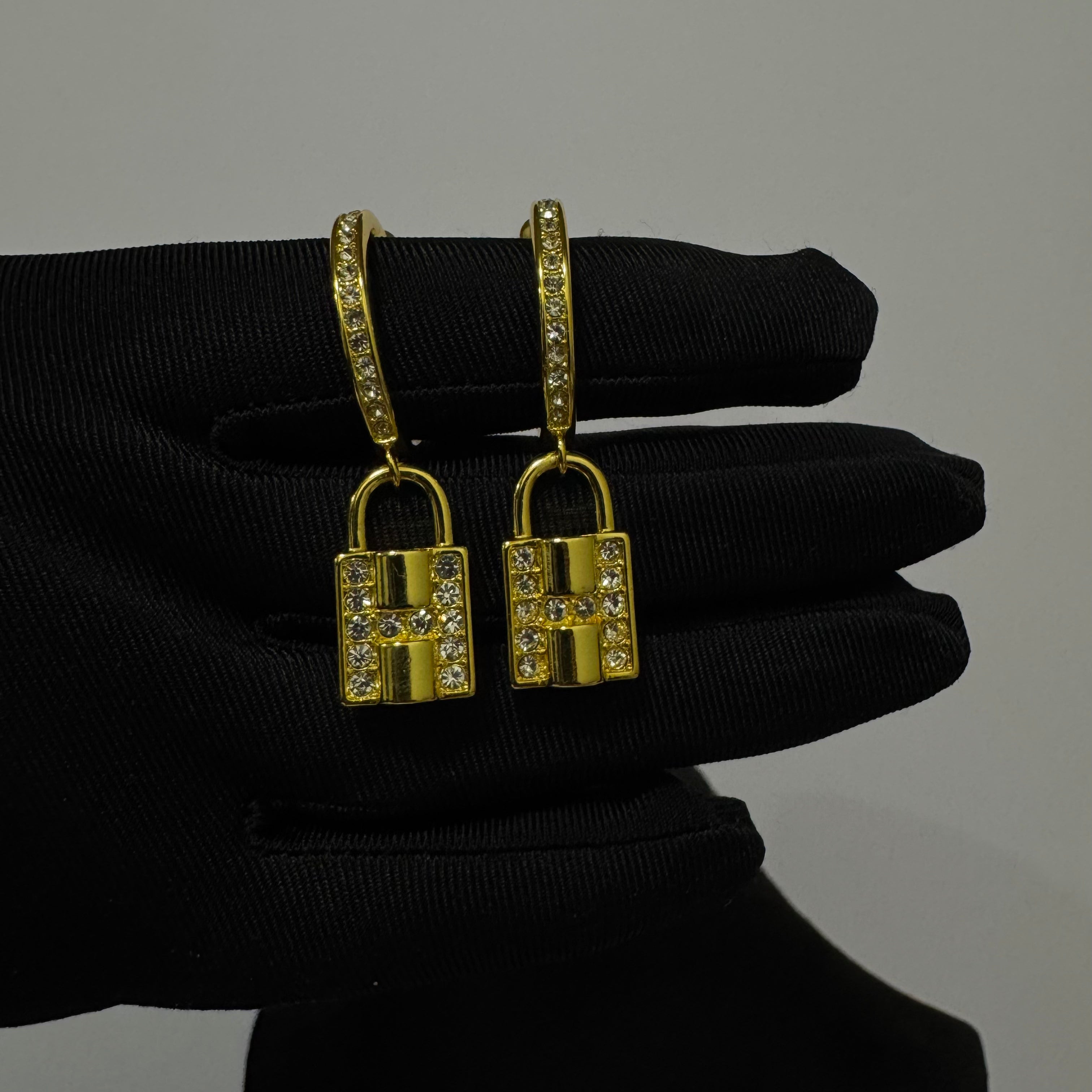 HER-MES H STONE EARRINGS