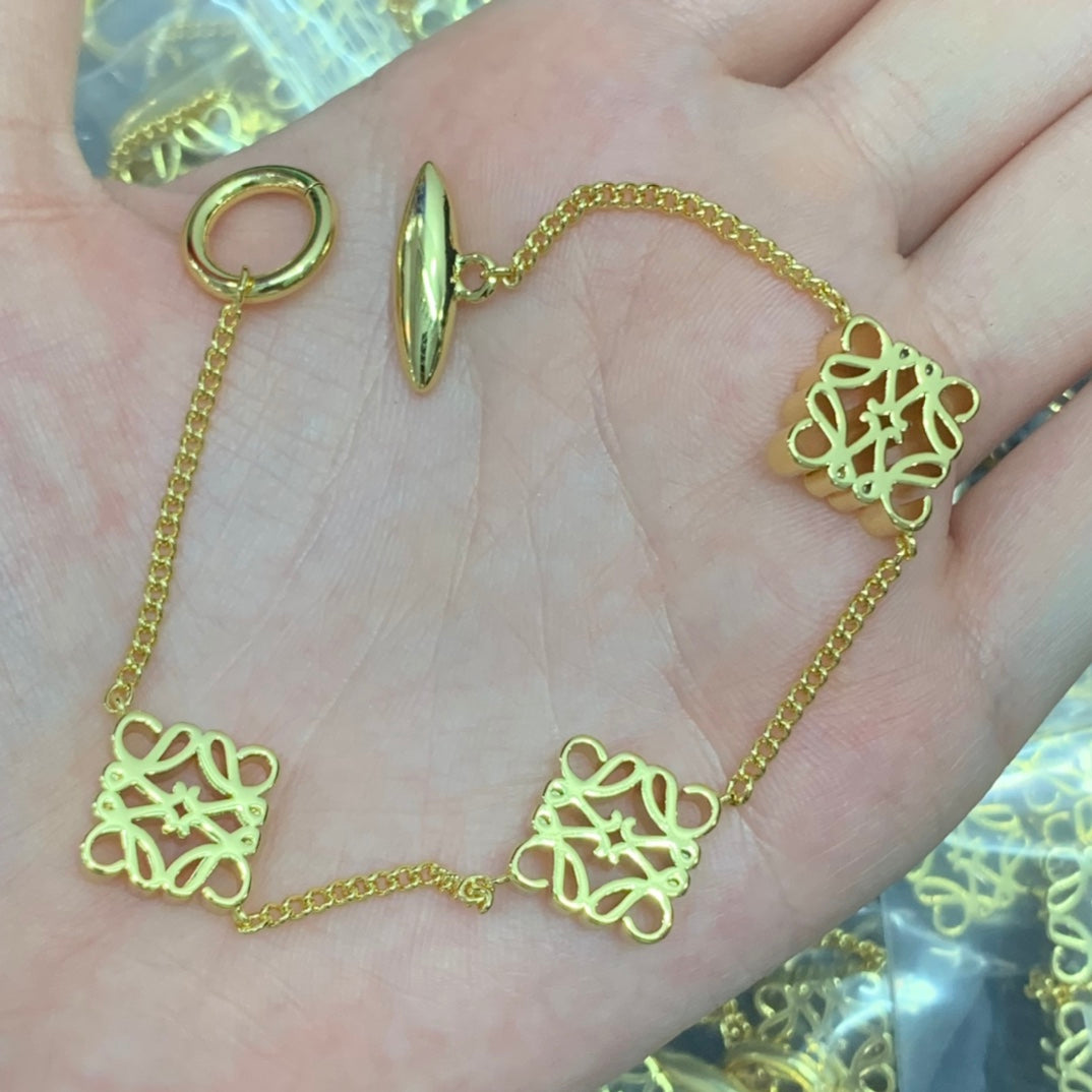 LOE-WE LOGO TOGGLE BRACELET